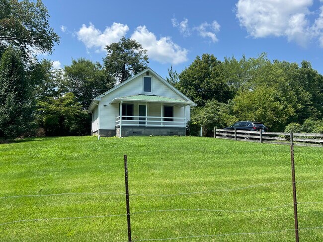 Building Photo - 384 Norvell Rd