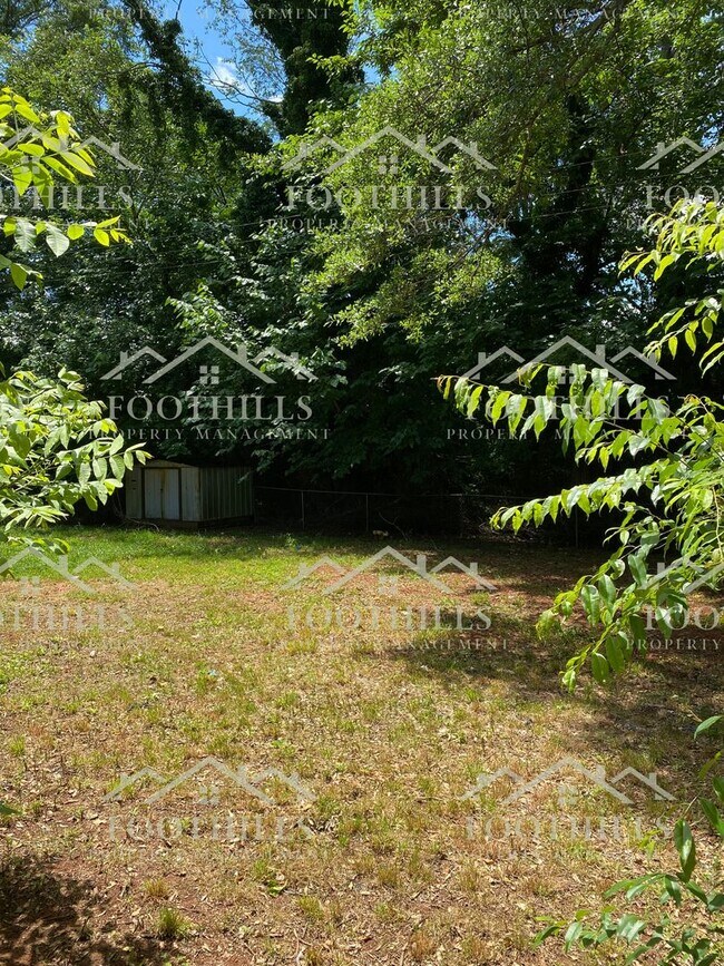 Building Photo - 106 Hanks Cir