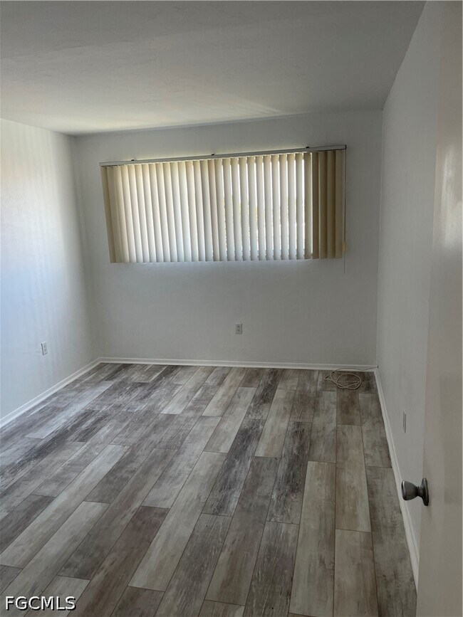 Building Photo - 4906 Victoria Dr