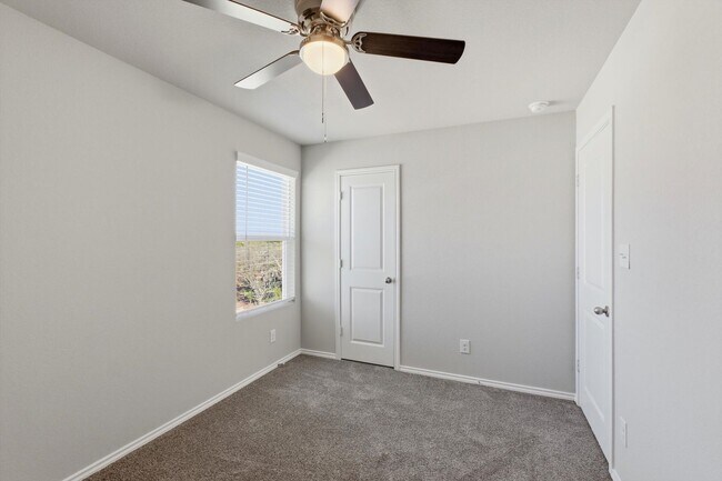 Building Photo - 2-Story 3/2.5 Townhome