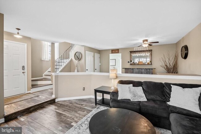 Building Photo - 44 Burgundy Dr