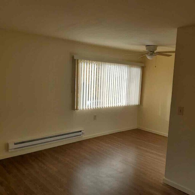 Building Photo - 4890 Hamilton Ave