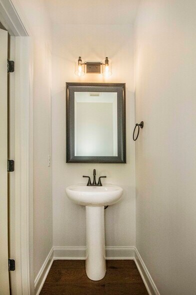 Building Photo - 12730 Duckfoot Ln