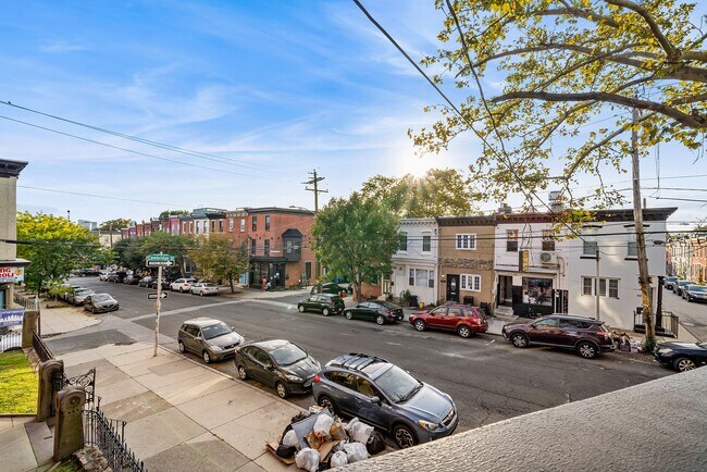 Building Photo - Fairmount/Brewery town gorgeous luxury apartment home, oversized rooms