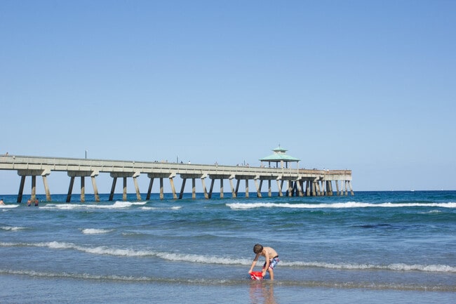 Building Photo - 1955 NE 4th St