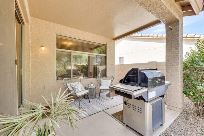 Building Photo - 9746 E Coopers Hawk Dr