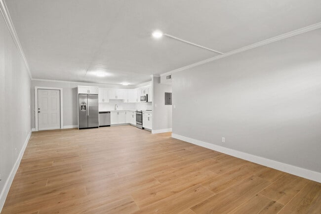 Building Photo - 324 Southwind Dr