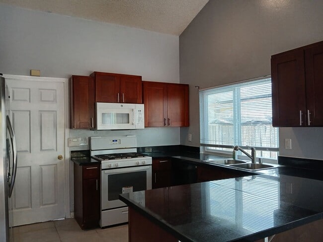 Building Photo - 400 Mokelumne Dr