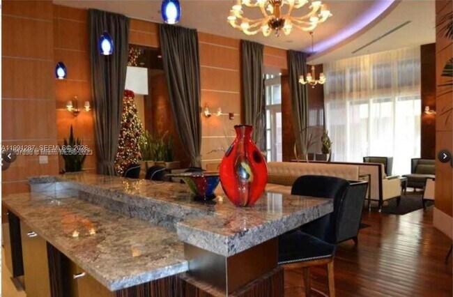 Building Photo - 253 NE 2nd St