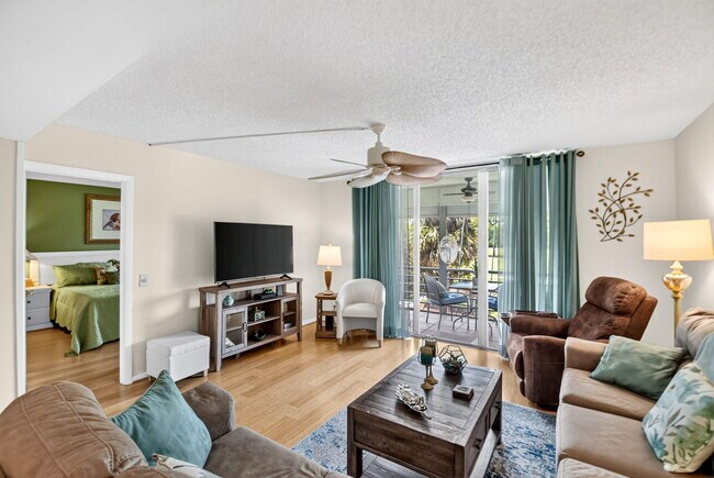 Building Photo - 3425 Via Poinciana