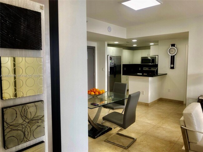 Building Photo - 185 SE 14th Terrace