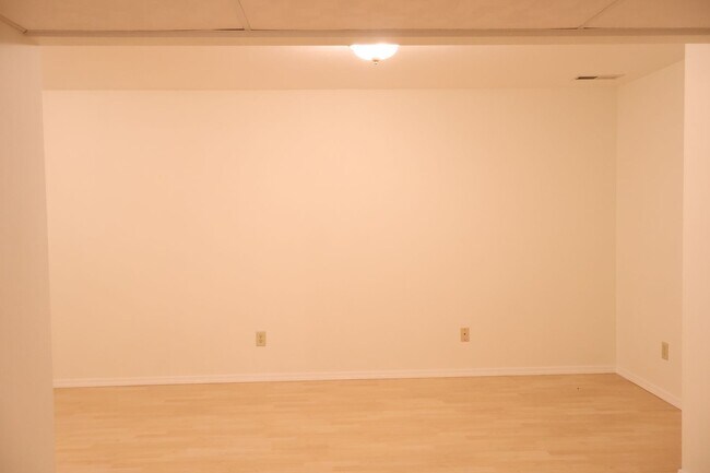 Building Photo - 360 Rain Shadow Dr