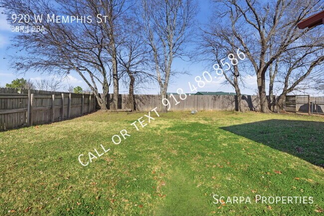 Building Photo - 920 W Memphis St