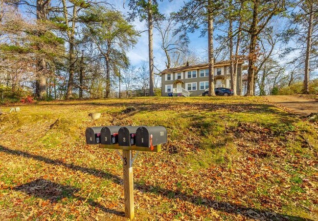 Building Photo - 311 Hedgewood Dr