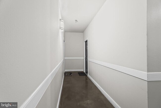 Primary Photo - 12929 Centre Park Cir