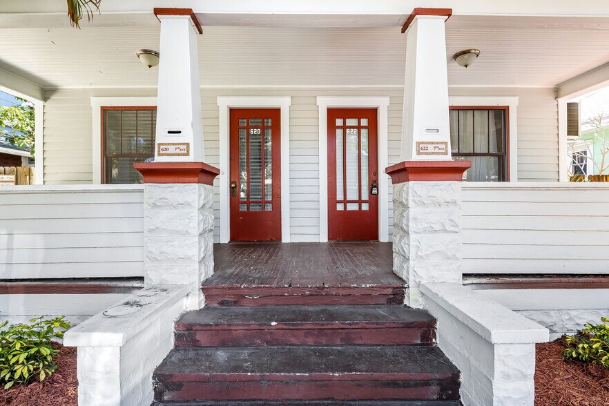 Building Photo - 620 7th Ave N