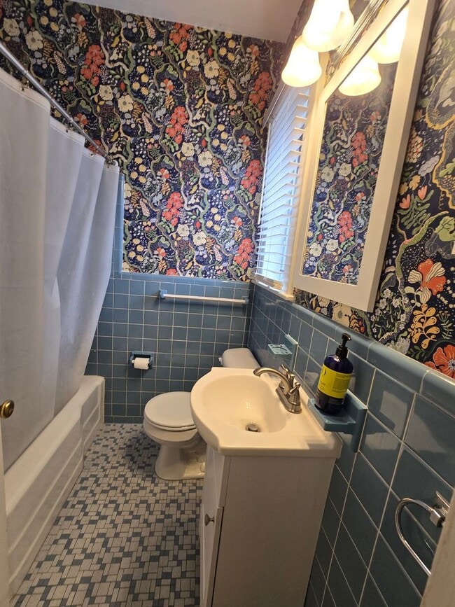 Building Photo - Beautiful Brick 2-Story in Edenton's Historic District