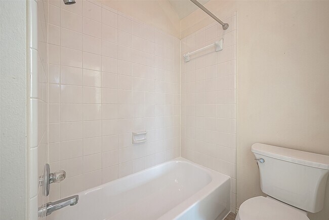 Building Photo - 21411 Willow Glade Dr