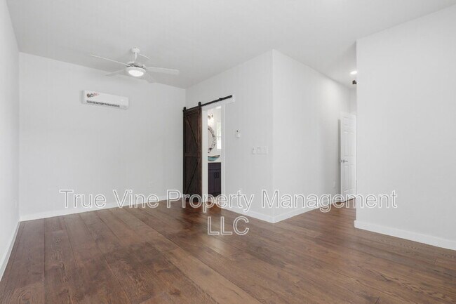 Building Photo - 216 E Fest St