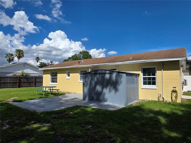 Building Photo - 294 Valencia Ave