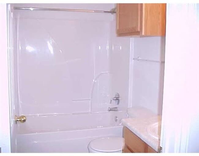 Building Photo - THREE BEDROOMS THREE BATHS, FENCED BACKYARD SUPER PRICE!