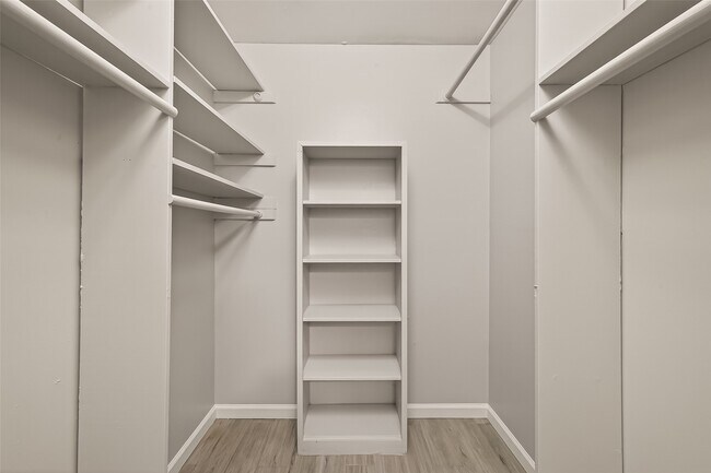 Building Photo - 4955 Wigton Dr