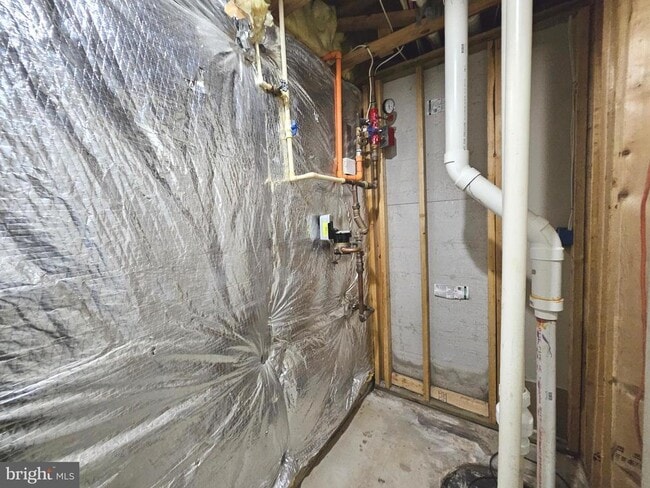 Building Photo - 261 Thomas Harmon Dr