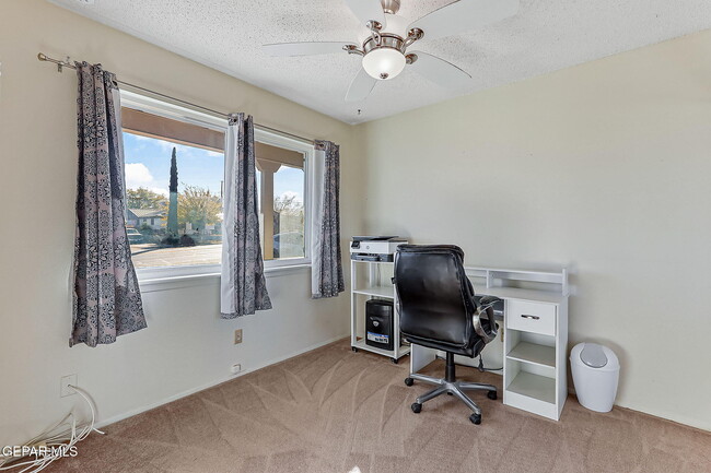 Building Photo - 4713 Sun Valley Dr