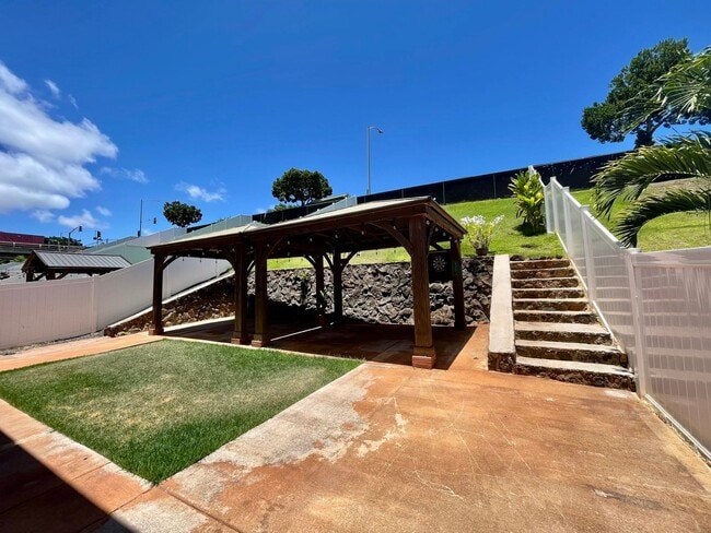 Primary Photo - For Rent – Renovated 3BR/2BA Townhouse in ...