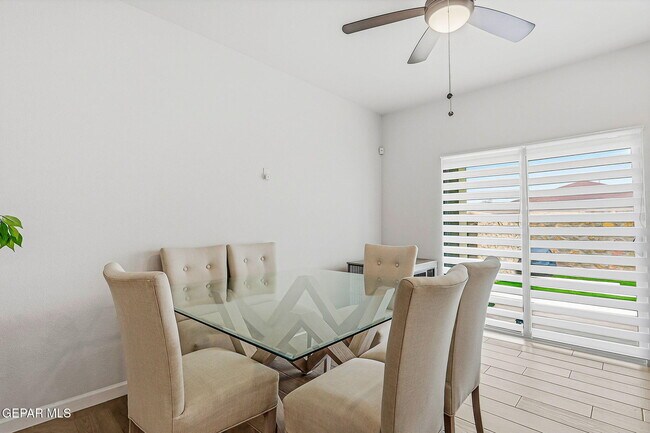 Building Photo - 6556 Ta Suil Pl