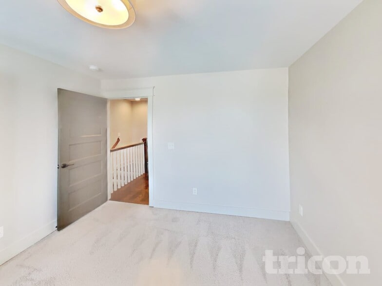 Building Photo - 6813 Charlotte Pike