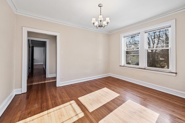 Building Photo - 1919 W Estes Ave