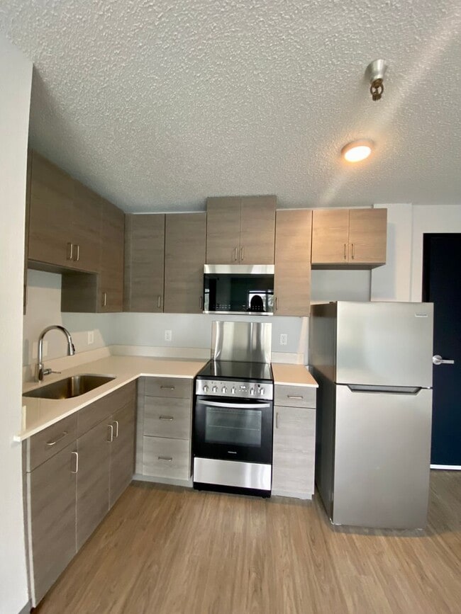 Building Photo - Shorter term leases welcome! - 1 bed 1 bath apartment