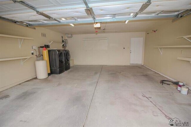 Building Photo - 3 Bedroom SOLAR Home in the Foothills for Rent!