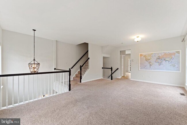 Building Photo - 1099 Longview Ln