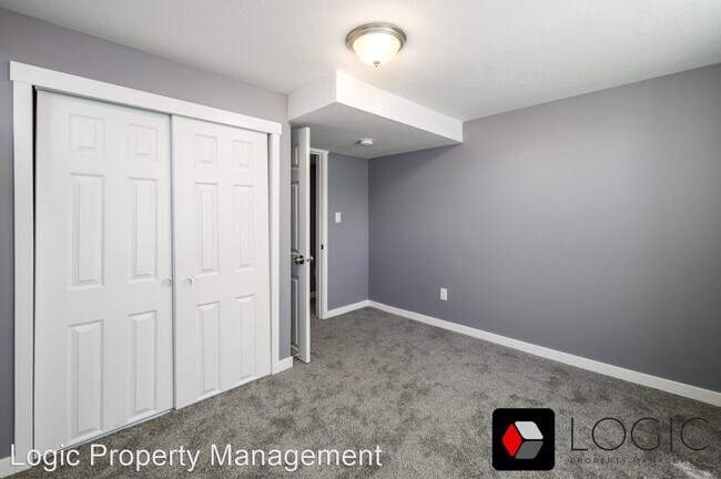 Building Photo - 4 br, 2 bath House - 4050 Porter Ave.