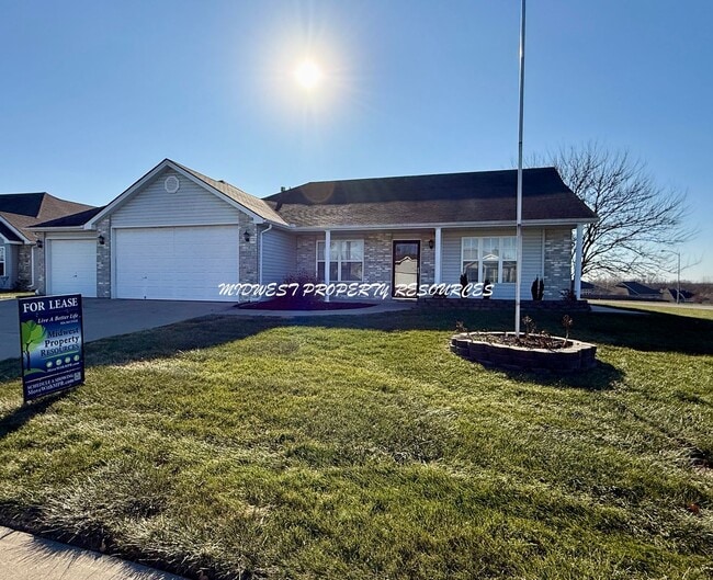 Building Photo - 3 Bedroom Ranch No Steps! | Midwest Property Resources, LLC