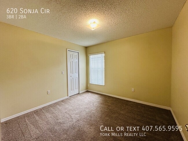 Building Photo - 620 Sonja Cir