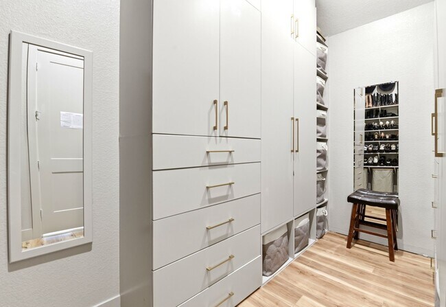 Building Photo - 531 Santa Rosa Hls Dr
