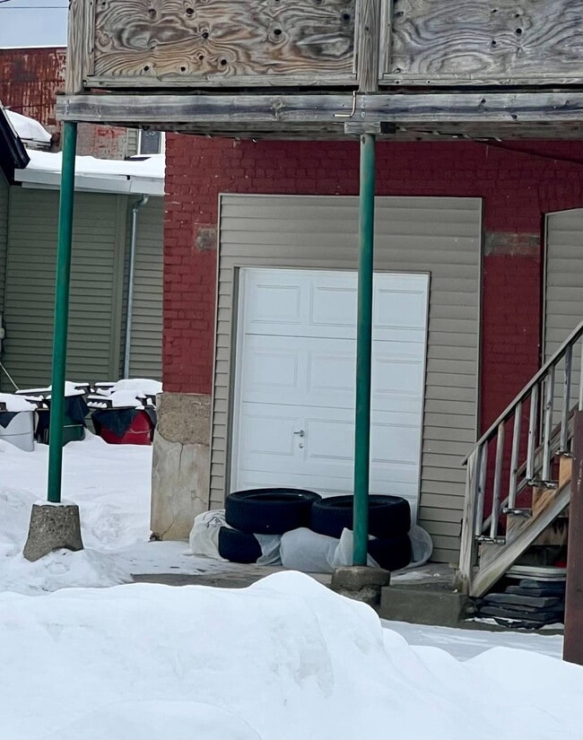 Building Photo - 47 Bridge St