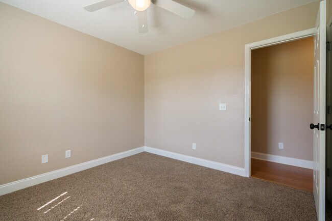 Building Photo - 633 Wilkinson Rd