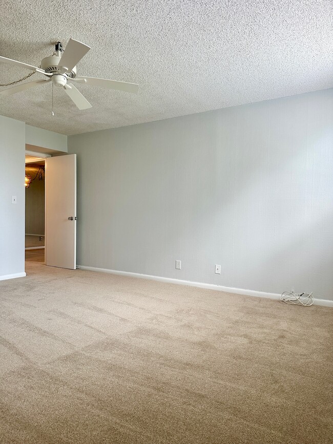 Building Photo - 2617 Cove Cay Dr