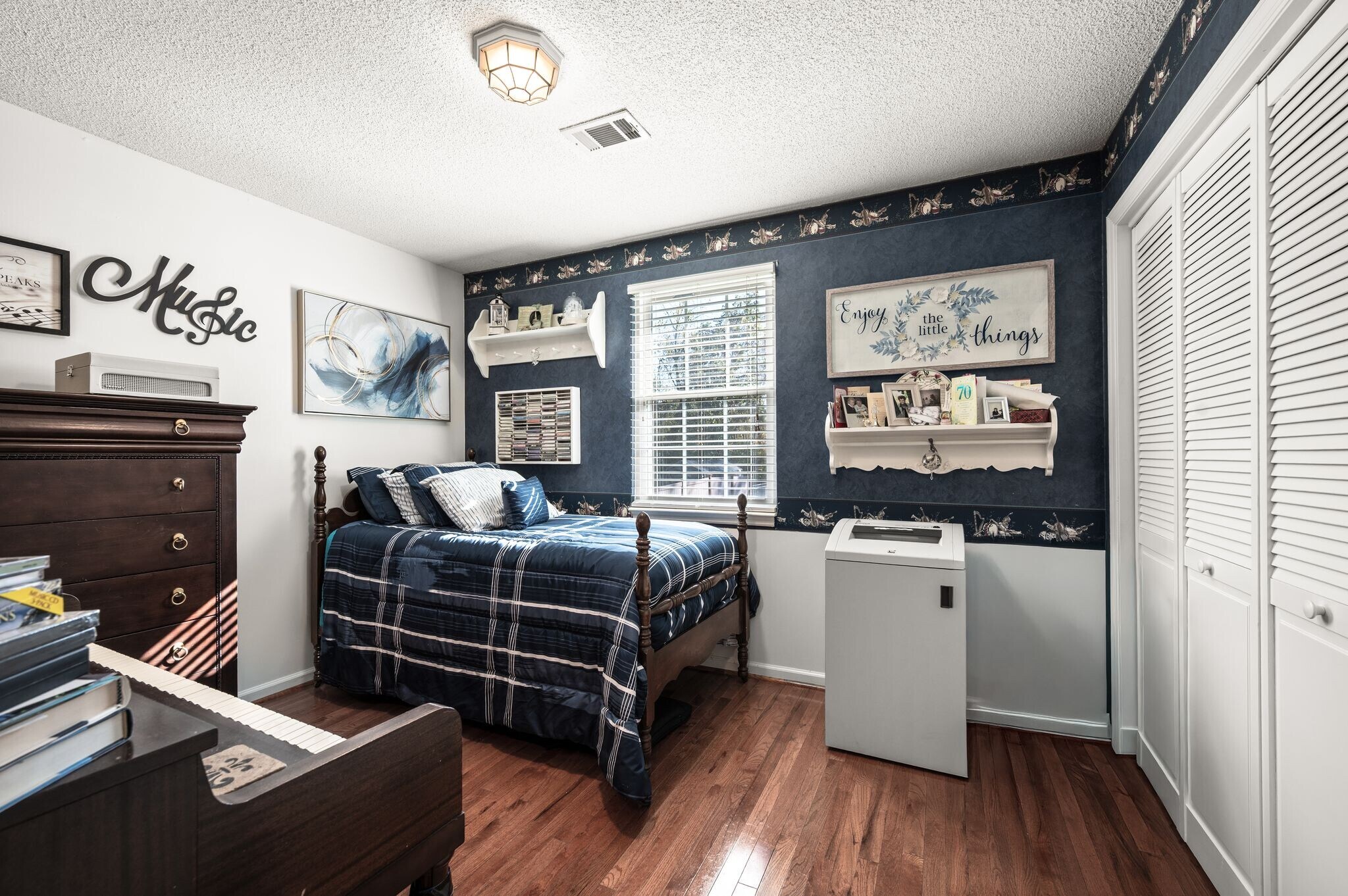 Building Photo - 808 Water View Ter