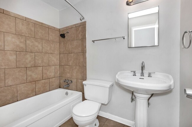 Building Photo - Newly renovated 3 bed/2 bath brick home