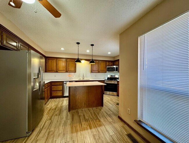 Building Photo - 1622 Windhill Ave