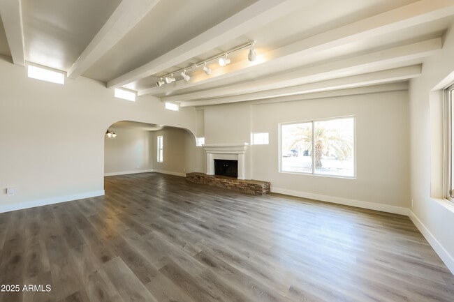 Building Photo - 4031 N 59th Dr