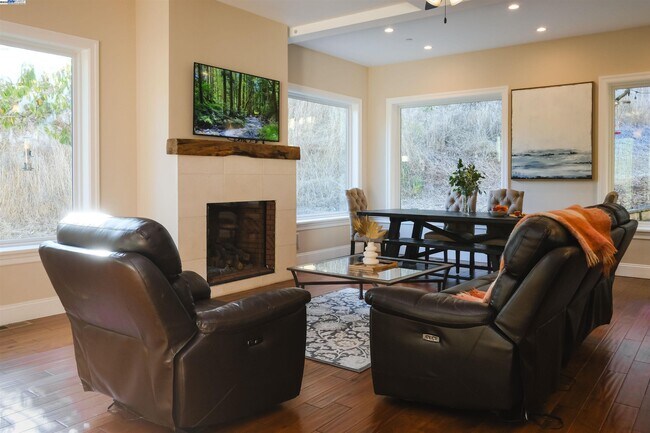 Primary Photo - 5700 Alhambra Valley Rd