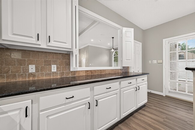 Building Photo - 14303 Reissen Ln