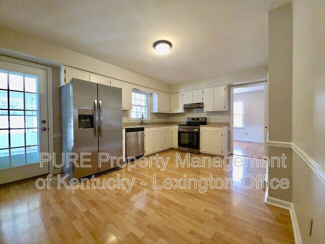 Building Photo - 3462 Lansdowne Dr