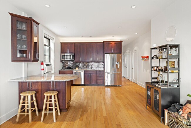 Building Photo - 108 Palisade Ave